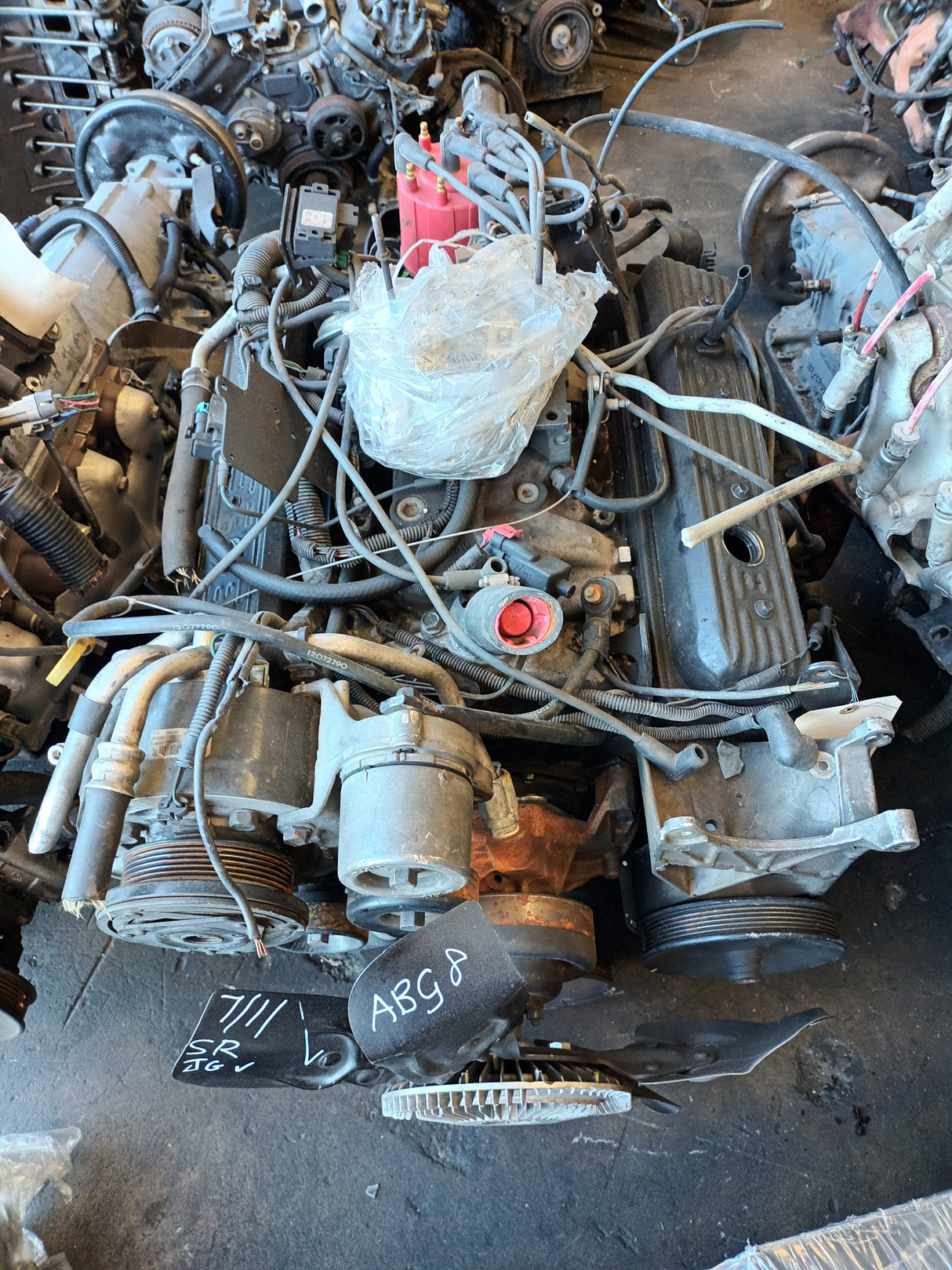 CHEV 350 LATE 1986-95 BLOCK CASTING #10243880 TIDY USED CONDITION GOOD FOR REBUILDING