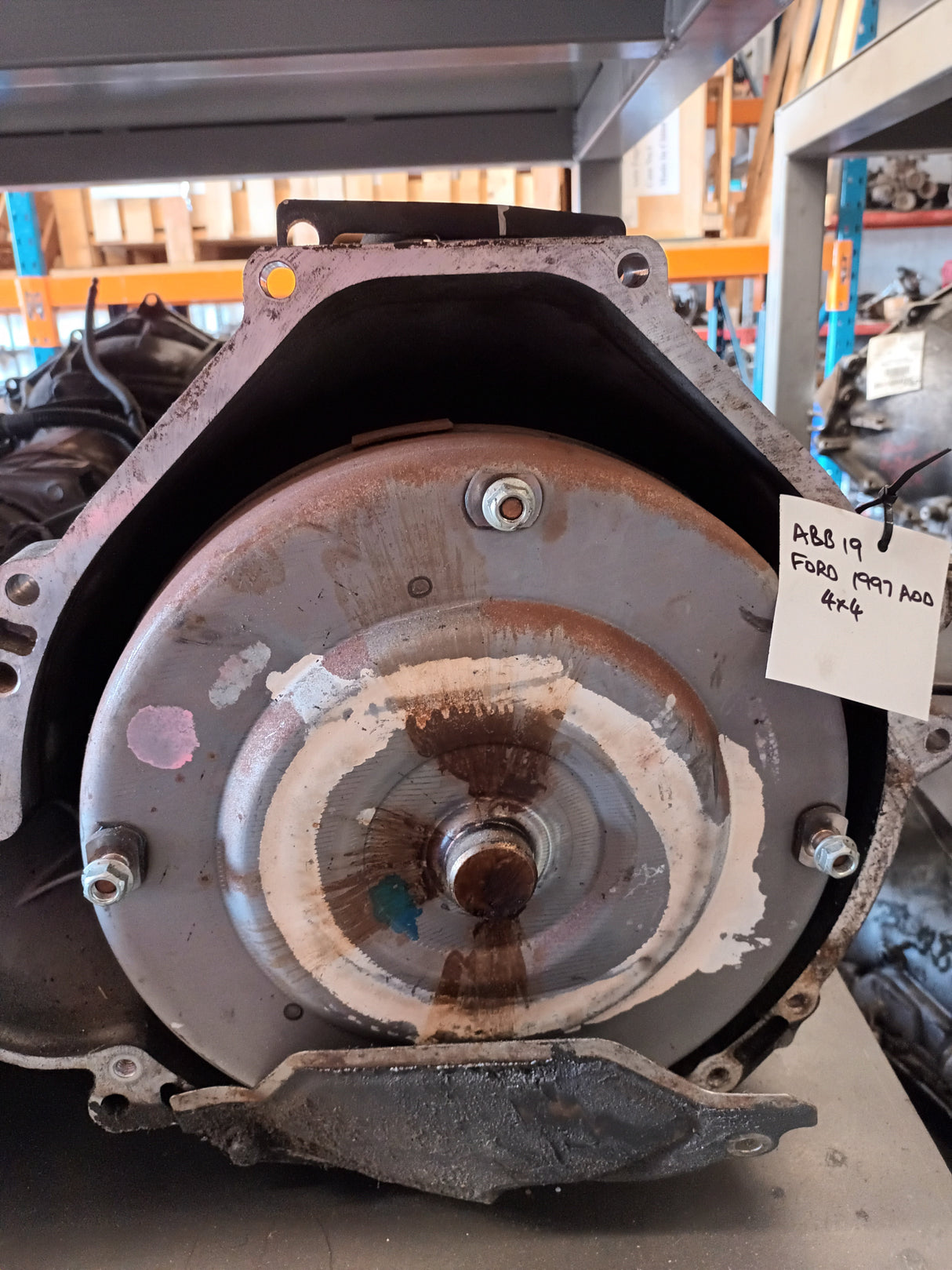 FORD TRANSMISSION AODE WITH TRANSFER CASE EX LATE MODEL 302 EFI 1997 IN REBUILDABLE CONDITION
