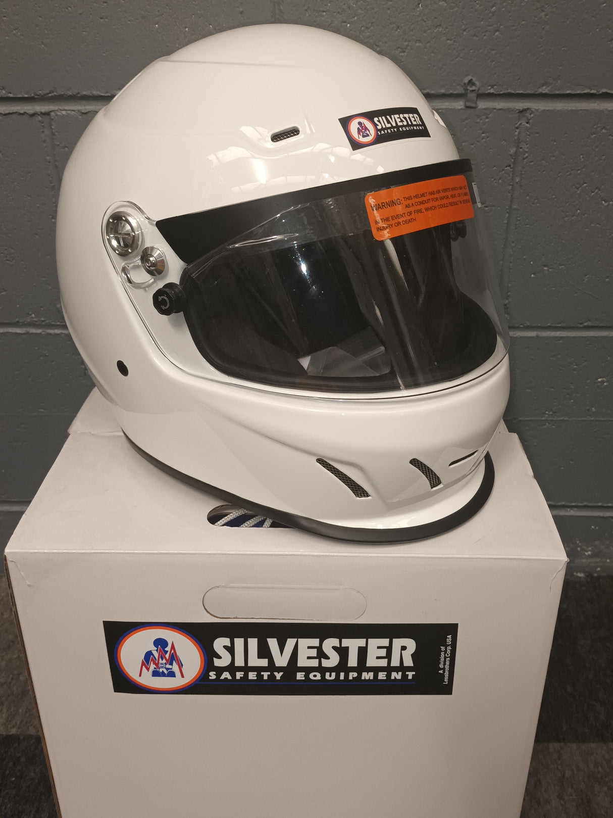 HELMET. FULL FACE RACE HELMET WITH AIR VENTS,DUCK BILL FRONT,TEAR OFF POSTS,HANS DRILLED