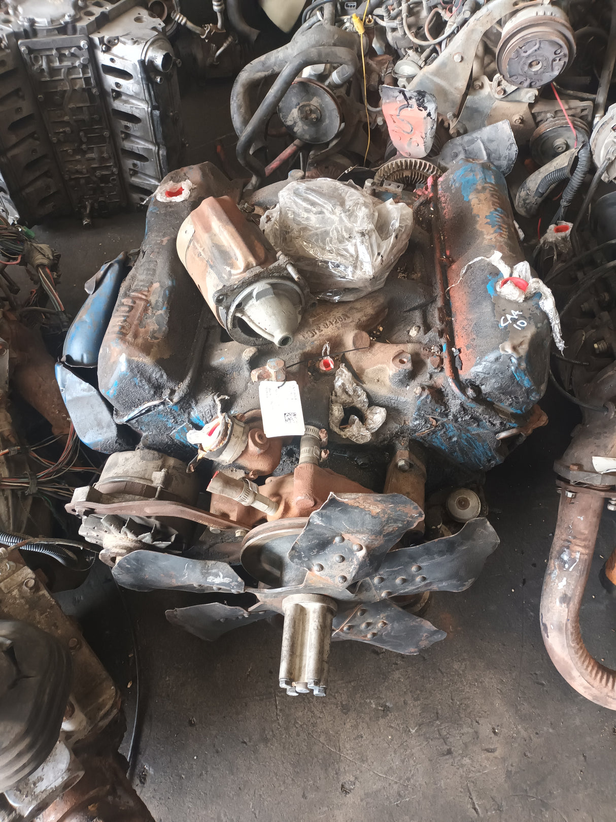 FORD 360 FE USED IN REBUILDABLE CONDITION