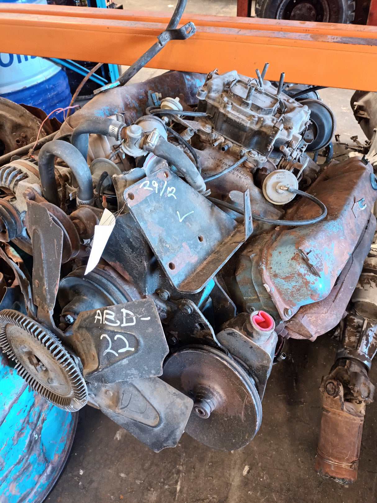 ENGINE MOPAR 440  IN REBUILDABLE CONDITION.