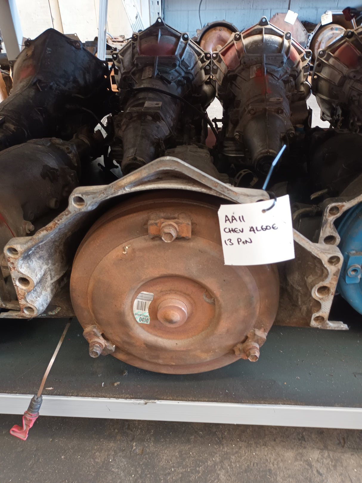 CHEV TRANSMISSION 4L60E. IN REBUILDABLE CONDITION.