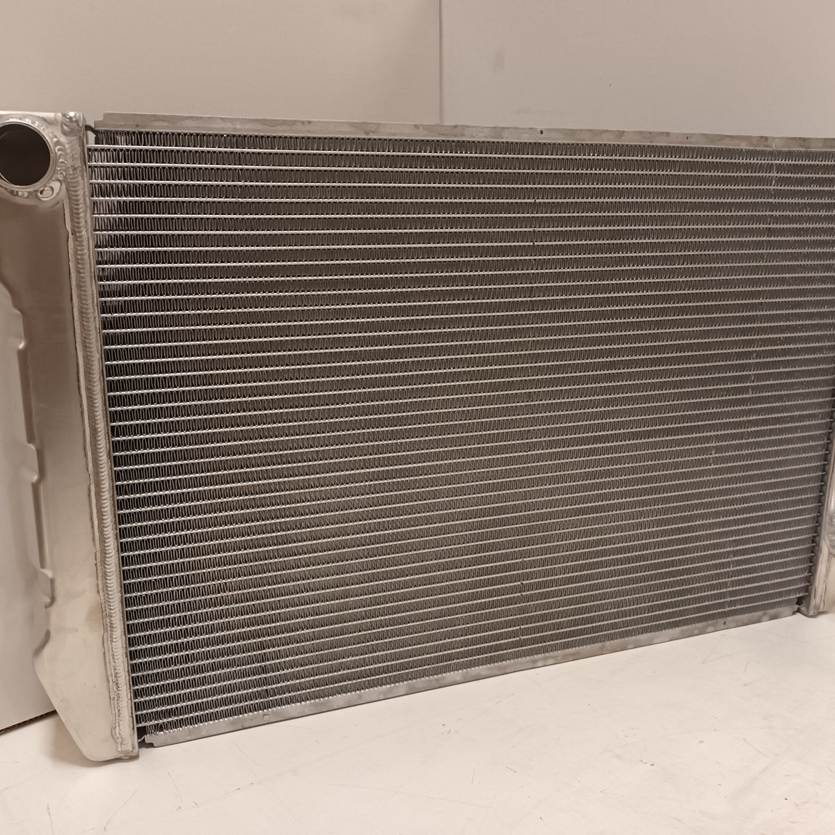 SRP RADIATOR ALLOY RACE. 19'' X 31'' GM TYPE. WITH NO FILLER NECK ...
