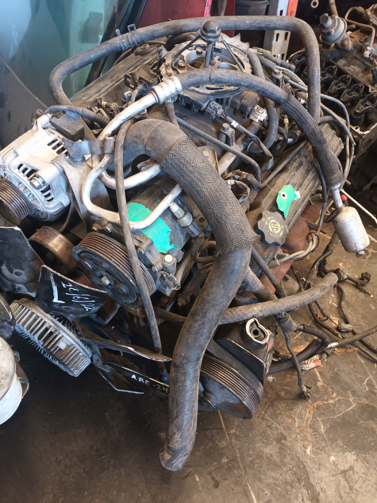 MOPAR 318 USED IN REBUILDABLE CONDITION