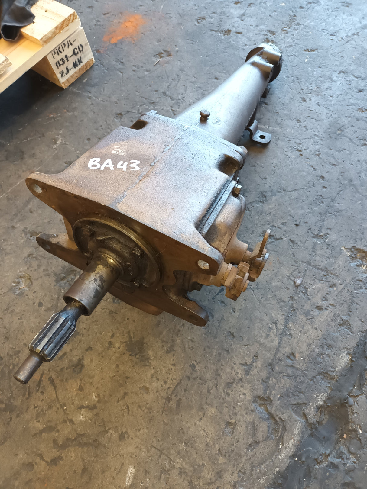 SAGINAW 3SPD MANUAL TRANSMISSION 1957 CORVETTE USED IN REBUILDABLE CONDITION
