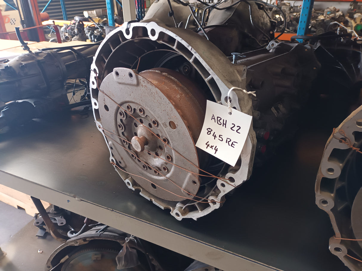 TRANSMISSION ZF 845RE 4X4 USED IN REBUILDABLE CONDITION