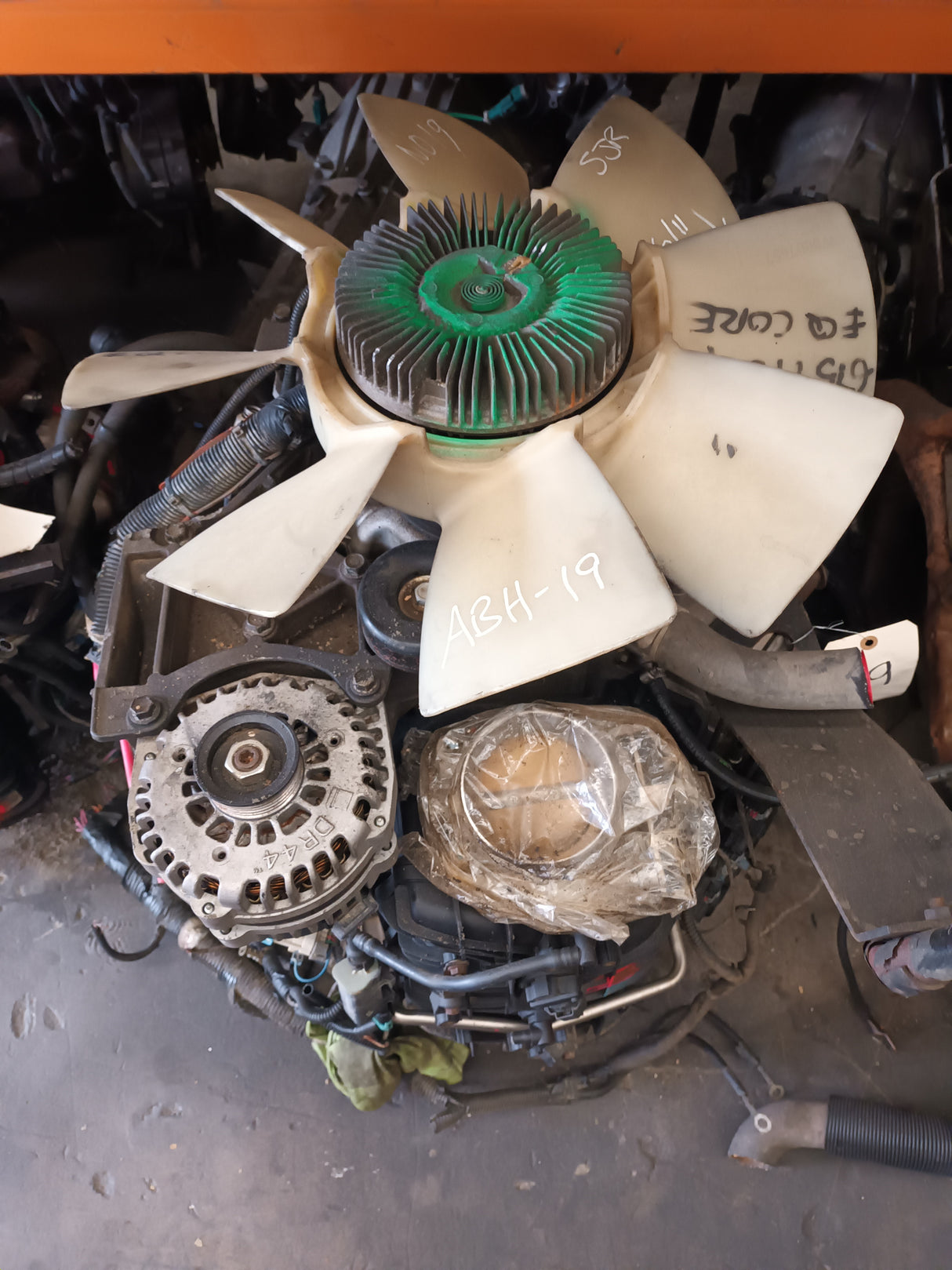 GM LS 6.0LTR HEADS #0821 USED ENGINE IN REBUILDABLE CONDITION