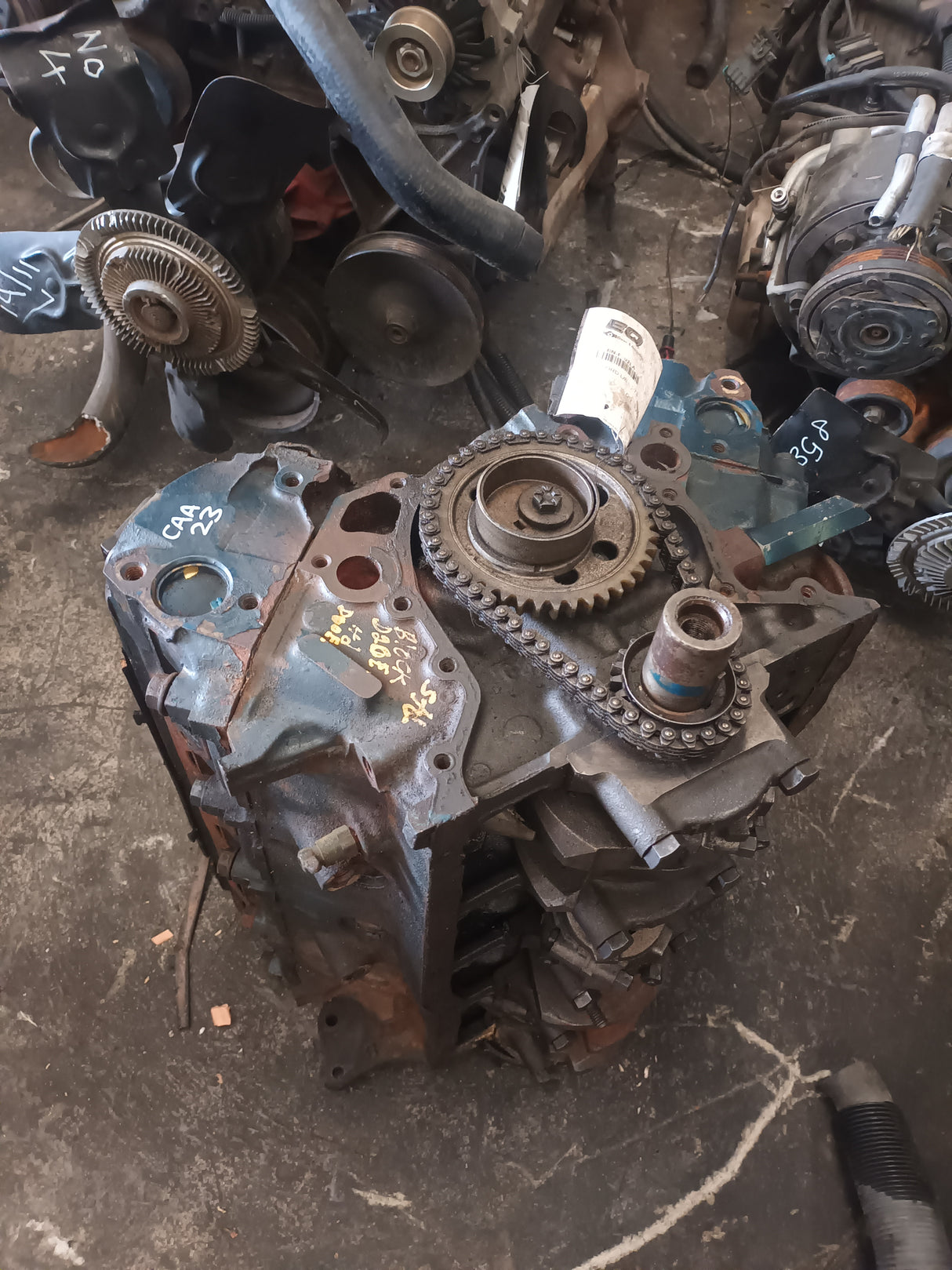 FORD 302 LONG ENGINE USED IN REBUILDABLE CONDITION BLOCK D2OE-6015-AB